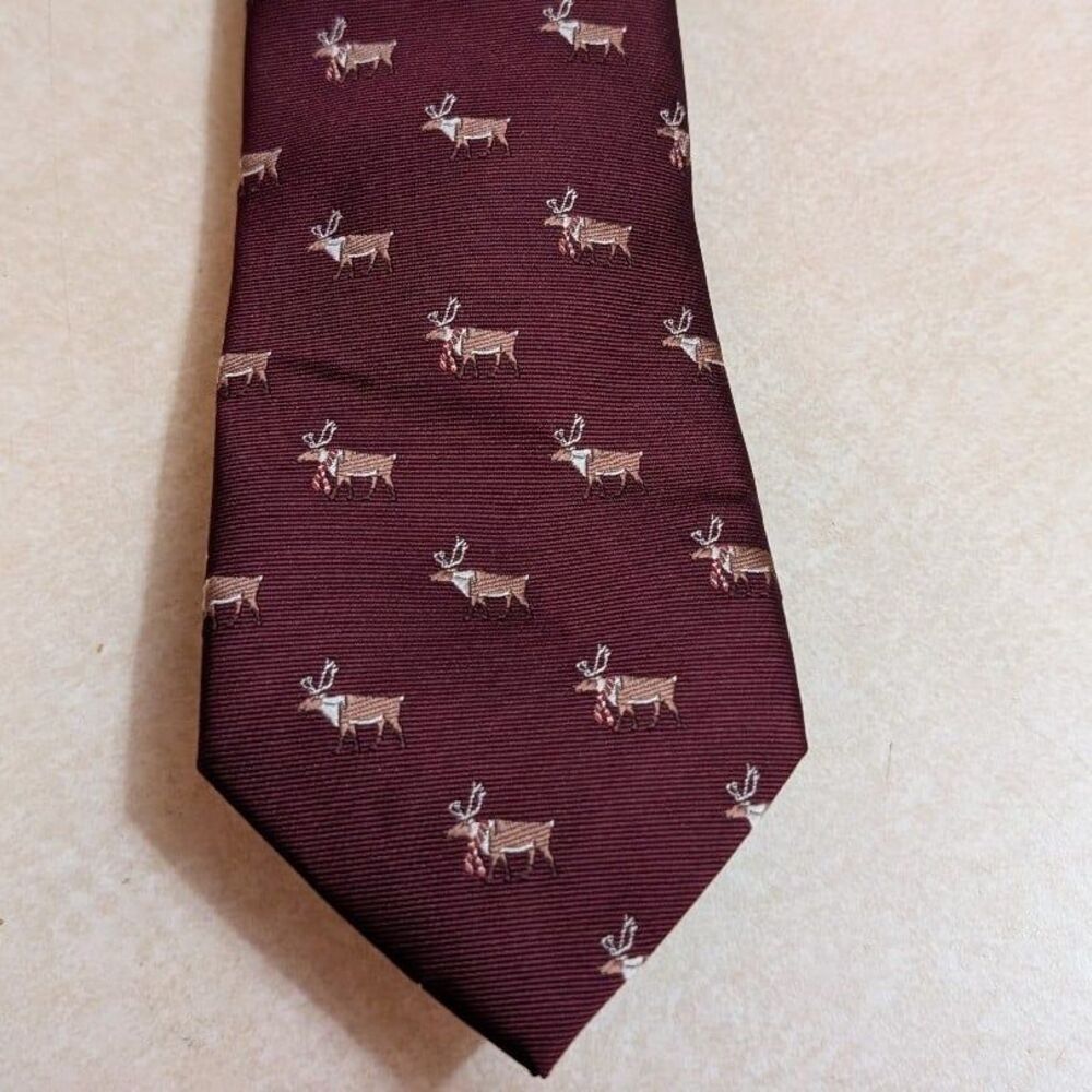 Men's Burgundy Reindeer Pattern Necktie